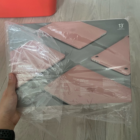 MacBook Pro 13 inch case - Picture 2 of 3